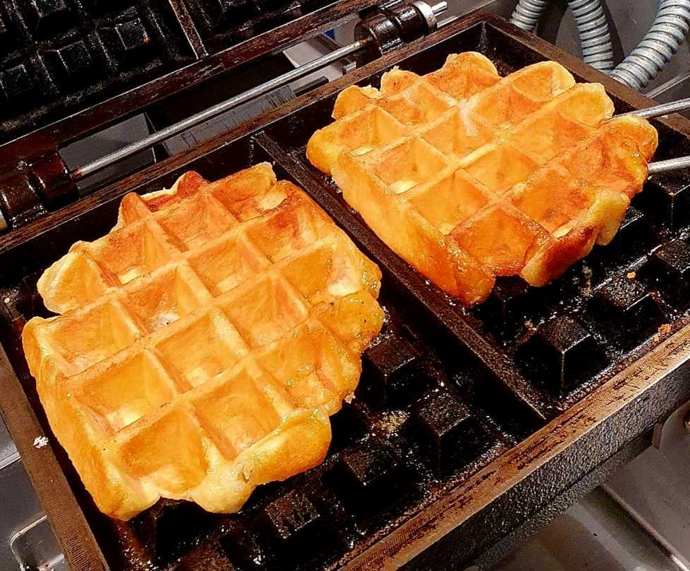Presto Ceramic Flipside Waffle Maker Review: Worth the Hype?
